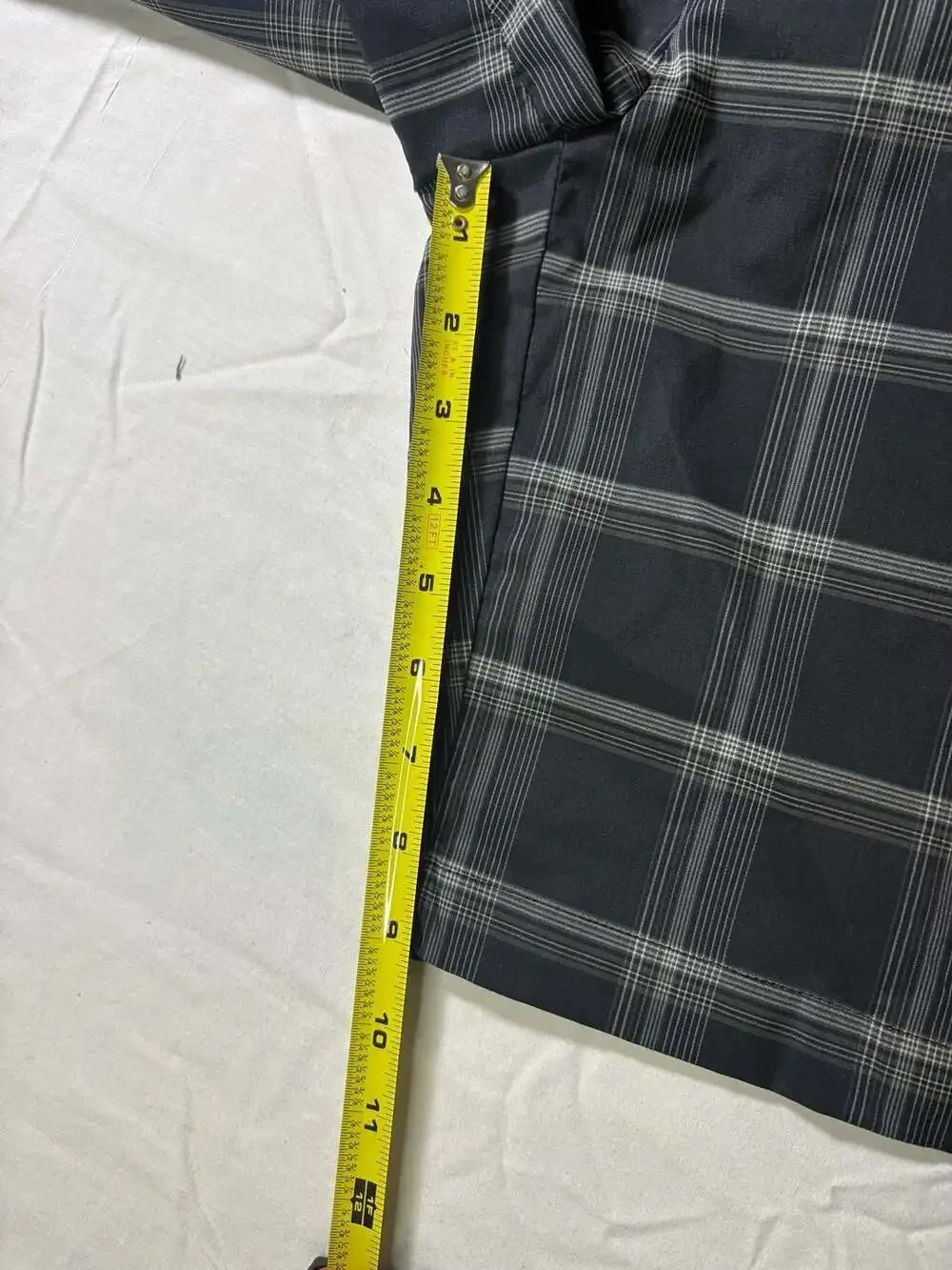 Greg Norman Men's Performance Plaid Golf Shorts Black Gray Size 32